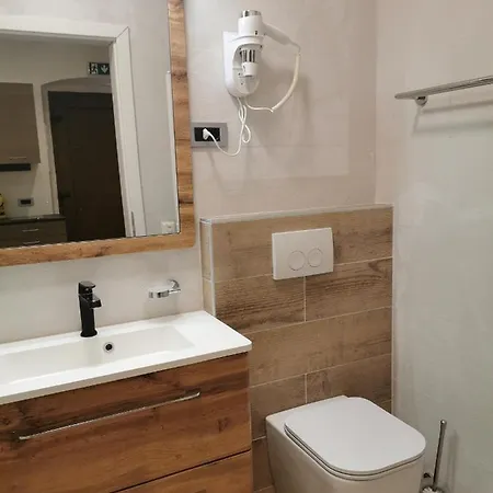 Apartmani Rosa I Linda Rijeka Exterior photo