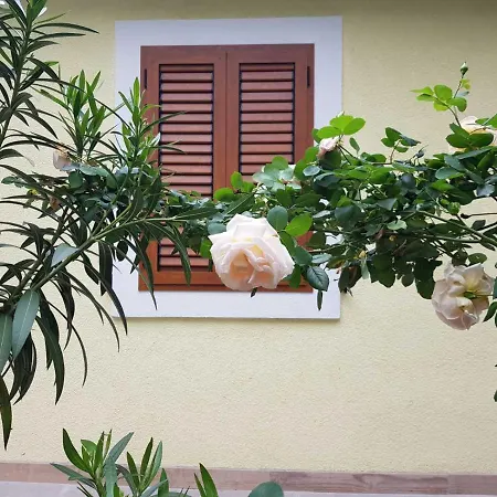 Apartmani Rosa I Linda Rijeka Exterior photo